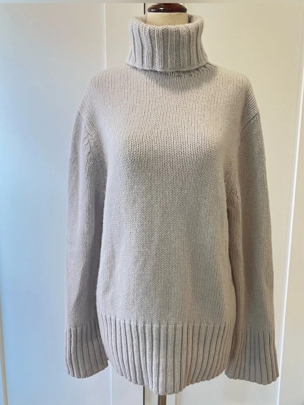 NWT Jenni Kayne Cashmere Jet Turtleneck Sweater Sugar White/Tan XS/S Oversized - Picture 4 of 10